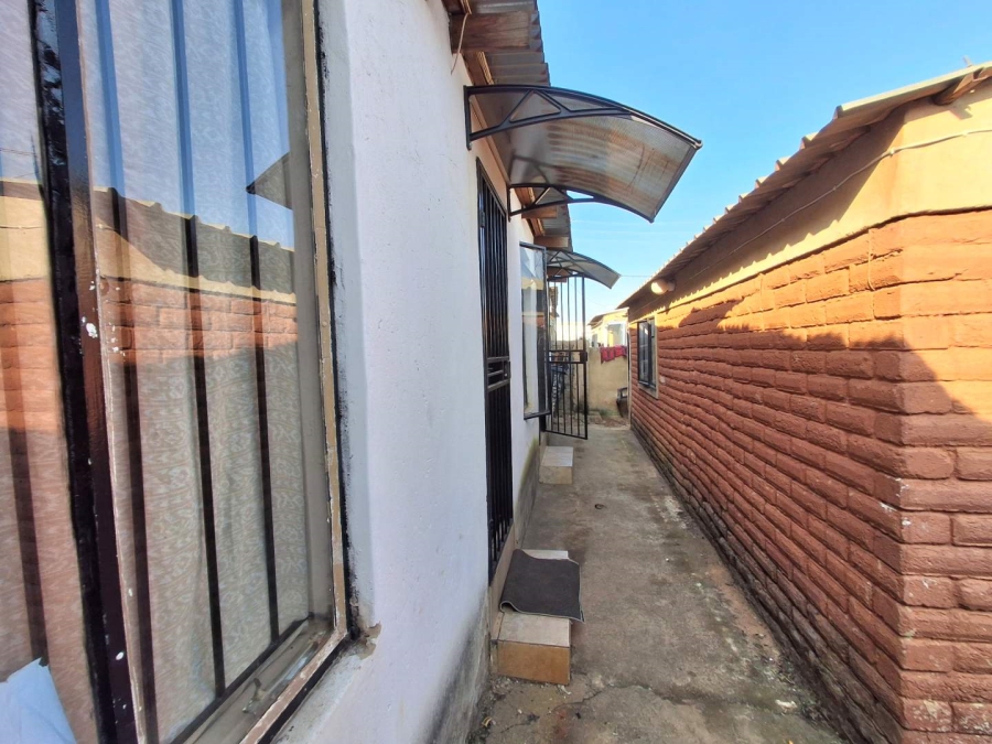 1 Bedroom Property for Sale in Lotus Gardens Gauteng