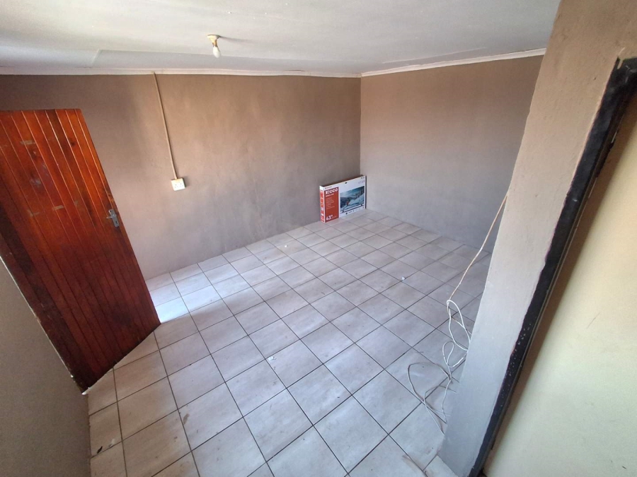 1 Bedroom Property for Sale in Lotus Gardens Gauteng