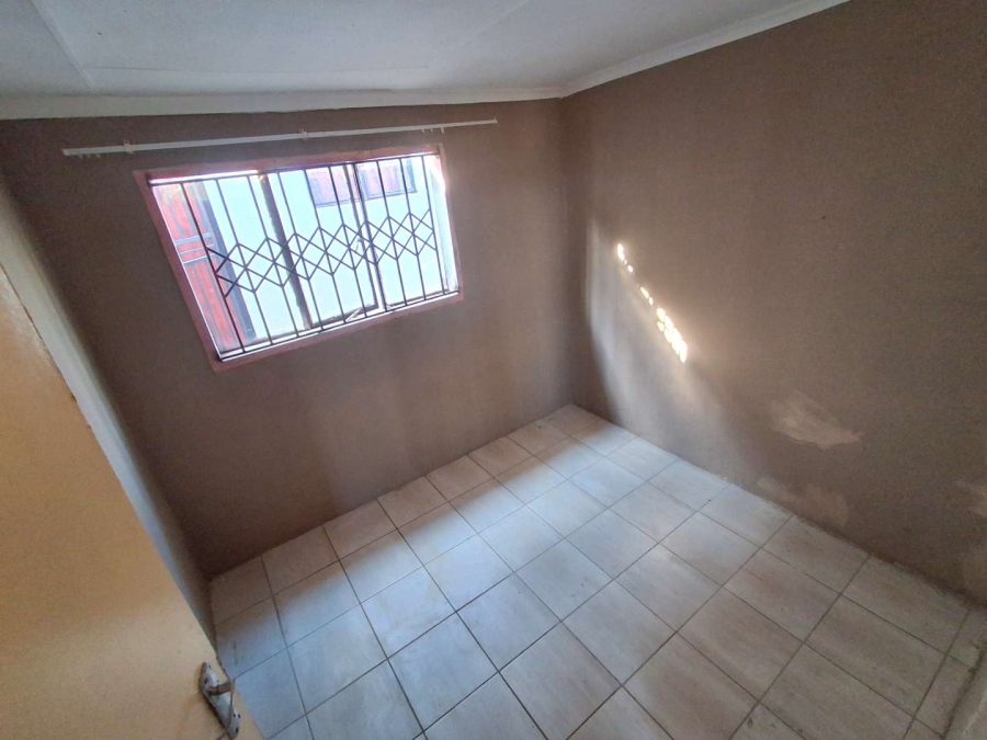 1 Bedroom Property for Sale in Lotus Gardens Gauteng