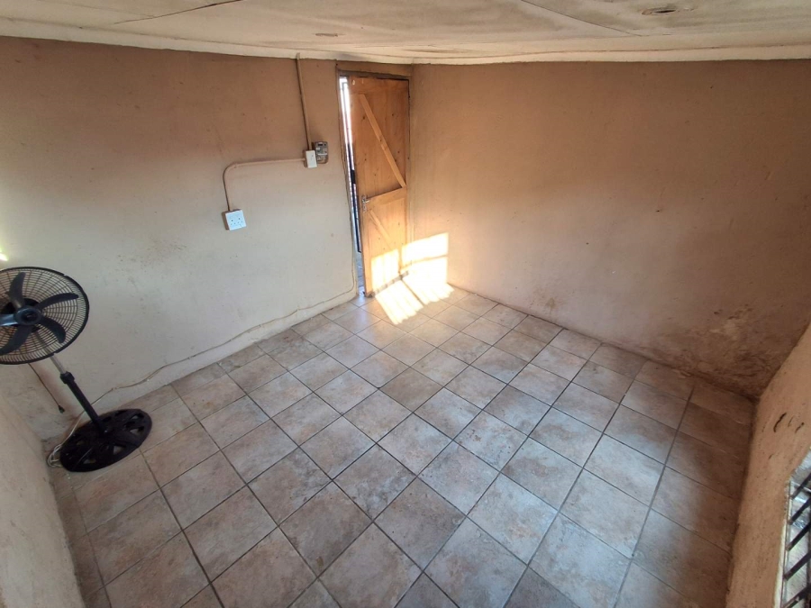 1 Bedroom Property for Sale in Lotus Gardens Gauteng