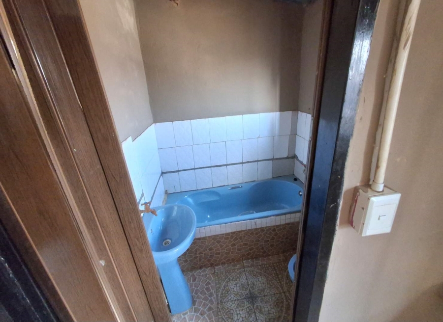 1 Bedroom Property for Sale in Lotus Gardens Gauteng
