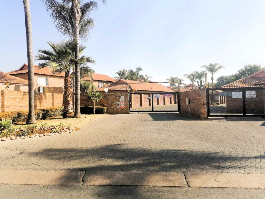 2 Bedroom Property for Sale in Annlin Gauteng