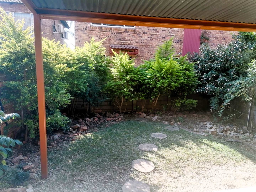 2 Bedroom Property for Sale in Annlin Gauteng