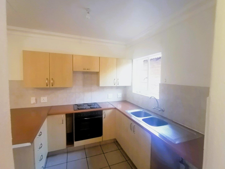 2 Bedroom Property for Sale in Annlin Gauteng