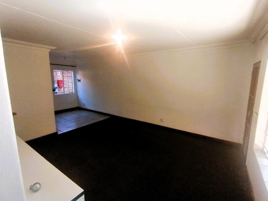 2 Bedroom Property for Sale in Annlin Gauteng