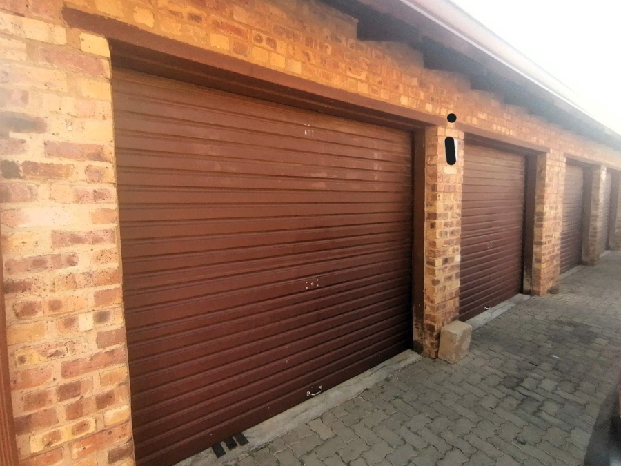 2 Bedroom Property for Sale in Annlin Gauteng