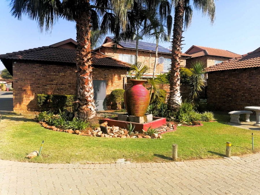 2 Bedroom Property for Sale in Annlin Gauteng