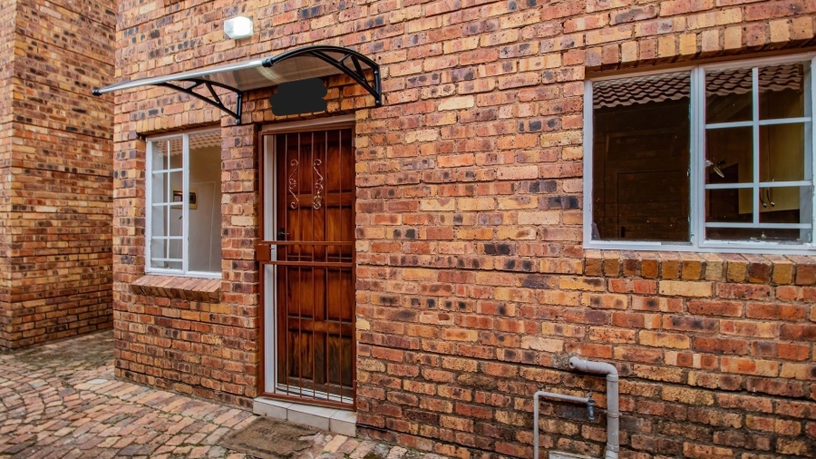2 Bedroom Property for Sale in Annlin Gauteng