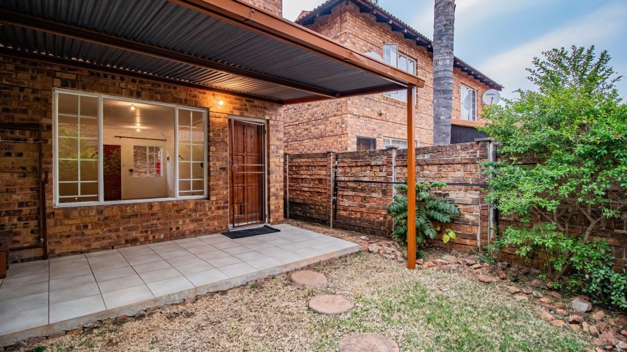 2 Bedroom Property for Sale in Annlin Gauteng
