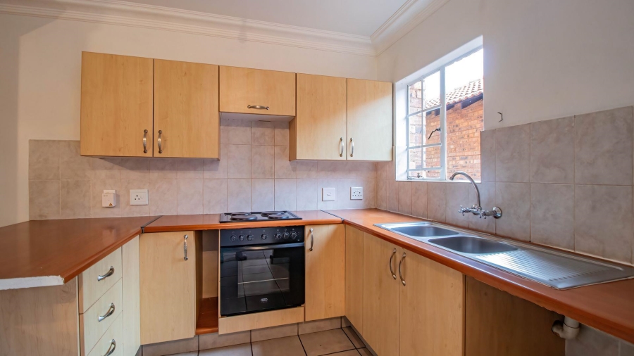 2 Bedroom Property for Sale in Annlin Gauteng