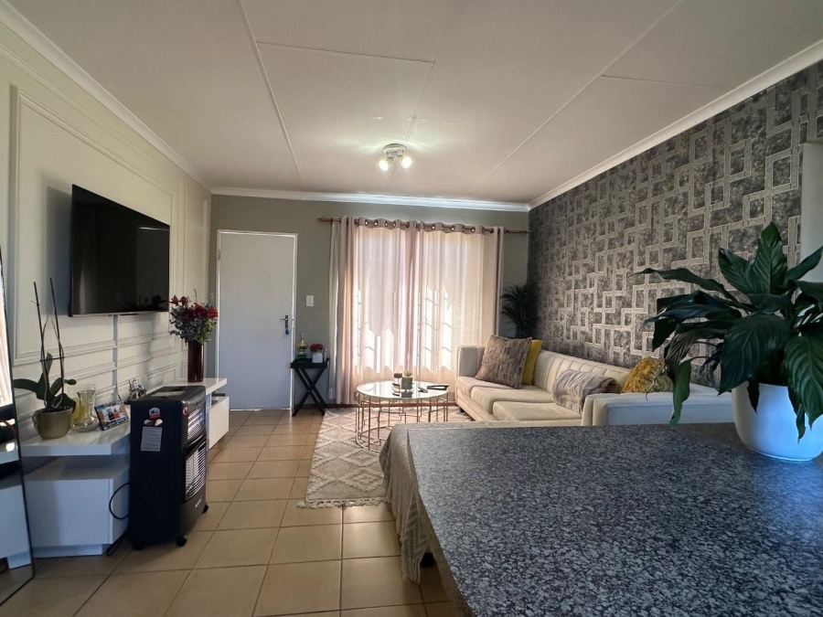 3 Bedroom Property for Sale in Erand Gardens Gauteng