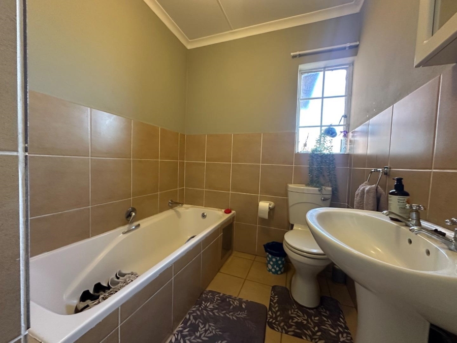 3 Bedroom Property for Sale in Erand Gardens Gauteng
