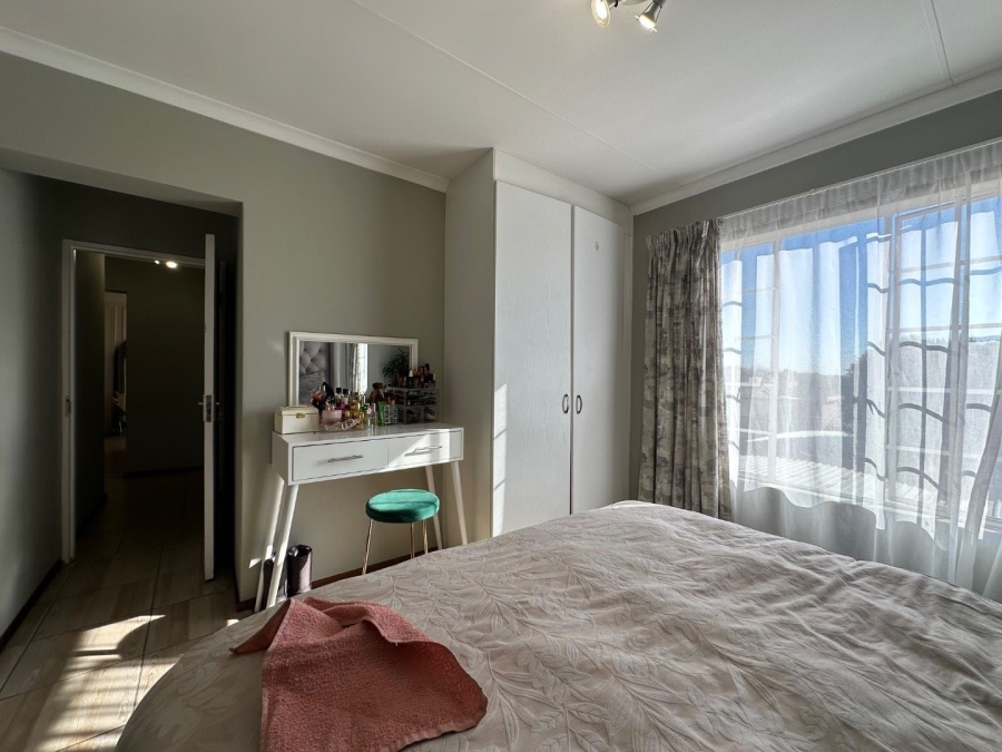 3 Bedroom Property for Sale in Erand Gardens Gauteng