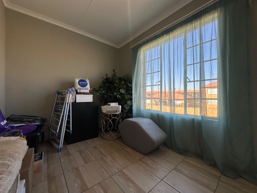 3 Bedroom Property for Sale in Erand Gardens Gauteng
