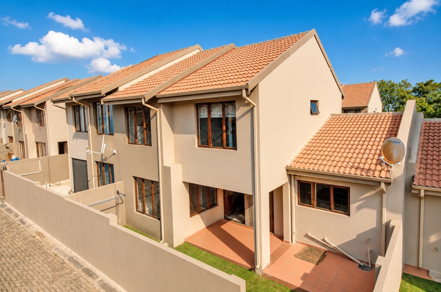 3 Bedroom Property for Sale in Radiokop Gauteng