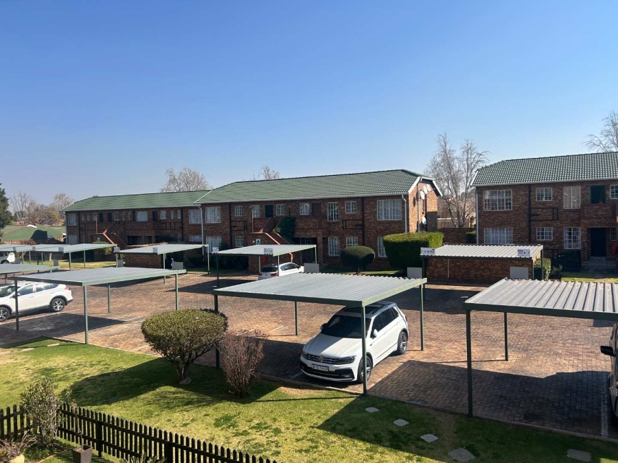 2 Bedroom Property for Sale in Farrarmere Gauteng