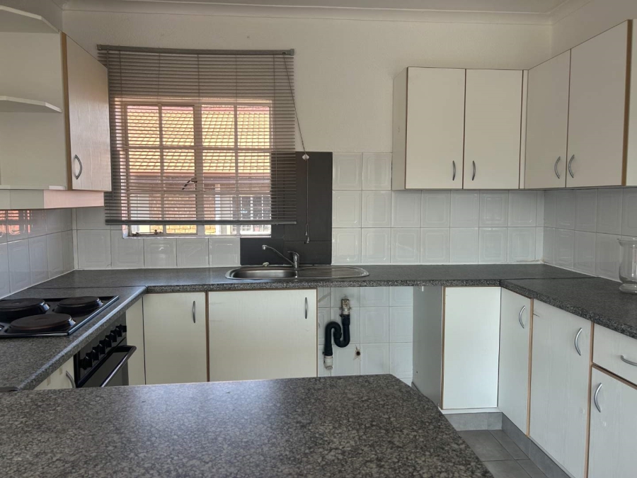 2 Bedroom Property for Sale in Farrarmere Gauteng