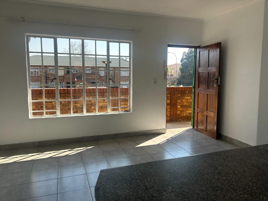 2 Bedroom Property for Sale in Farrarmere Gauteng