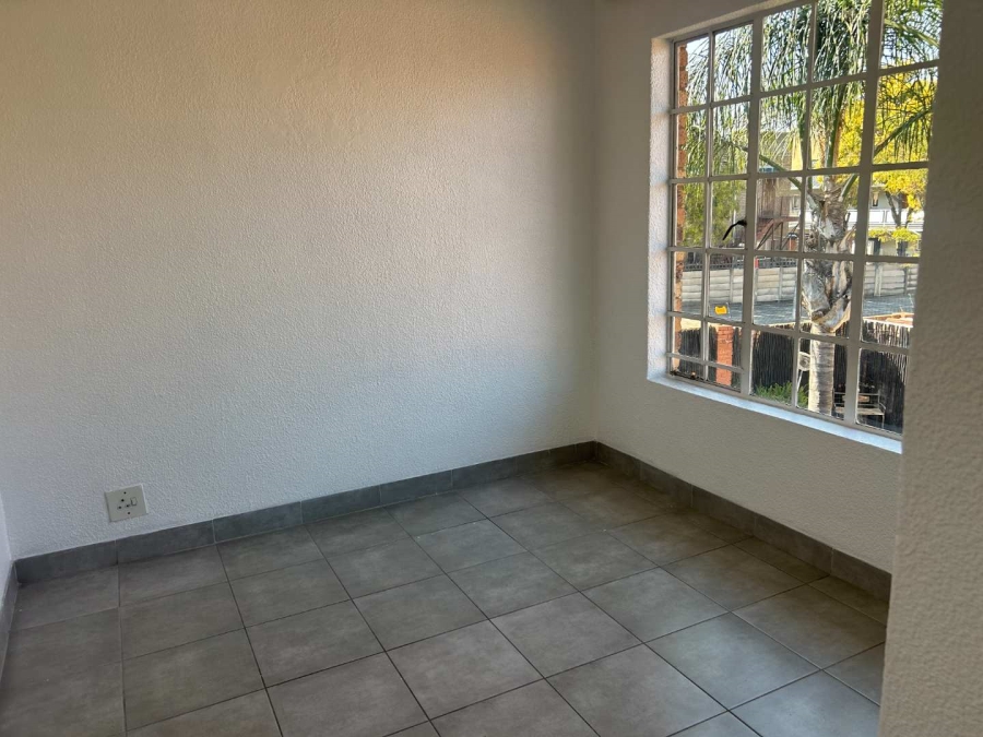 2 Bedroom Property for Sale in Farrarmere Gauteng