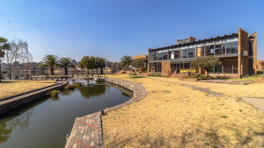 7 Bedroom Property for Sale in Marlbank Gauteng