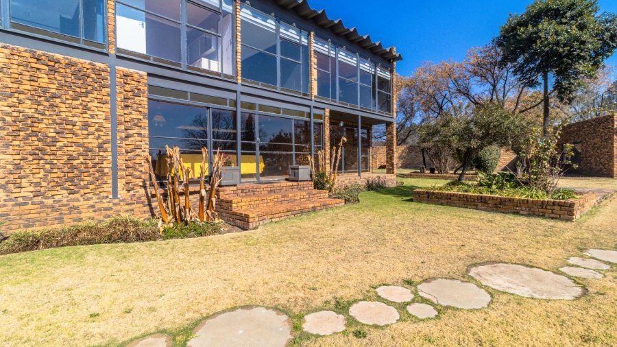 7 Bedroom Property for Sale in Marlbank Gauteng