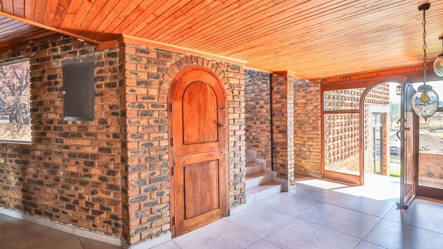 7 Bedroom Property for Sale in Marlbank Gauteng