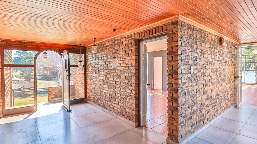 7 Bedroom Property for Sale in Marlbank Gauteng