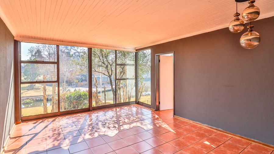 7 Bedroom Property for Sale in Marlbank Gauteng