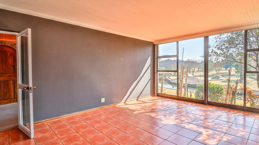 7 Bedroom Property for Sale in Marlbank Gauteng