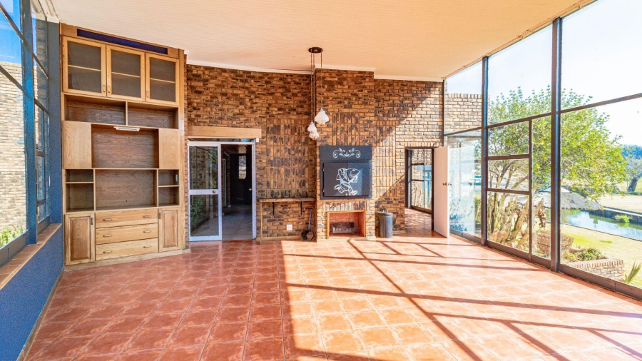 7 Bedroom Property for Sale in Marlbank Gauteng