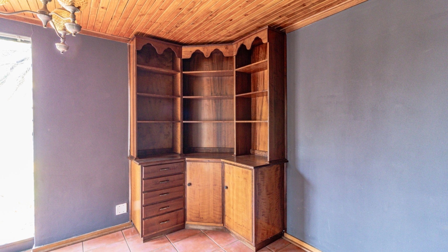 7 Bedroom Property for Sale in Marlbank Gauteng