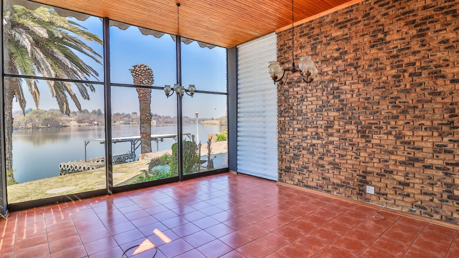 7 Bedroom Property for Sale in Marlbank Gauteng