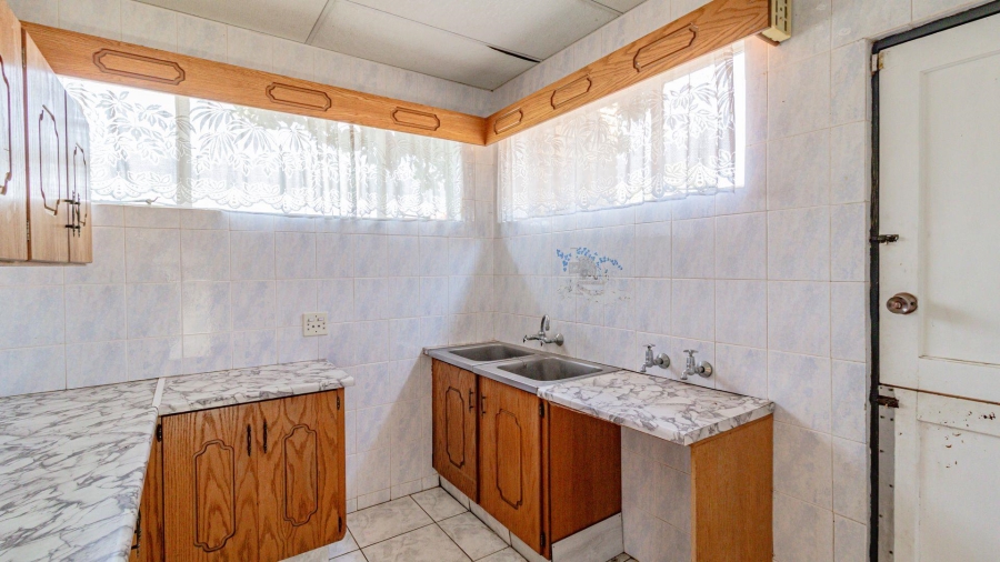 7 Bedroom Property for Sale in Marlbank Gauteng
