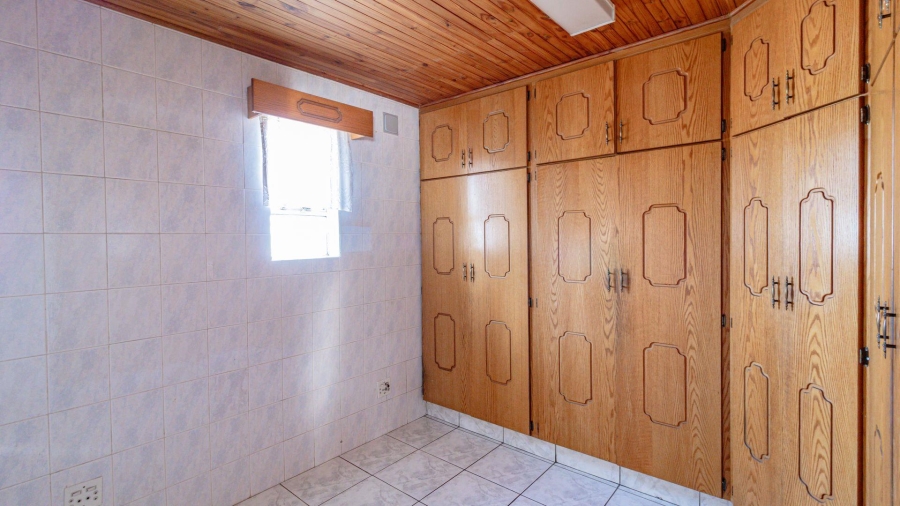 7 Bedroom Property for Sale in Marlbank Gauteng