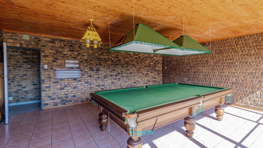7 Bedroom Property for Sale in Marlbank Gauteng