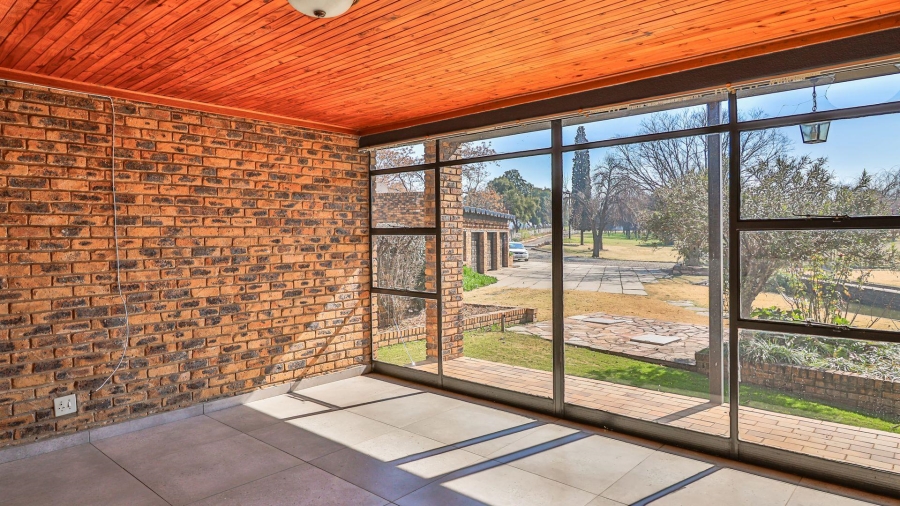 7 Bedroom Property for Sale in Marlbank Gauteng