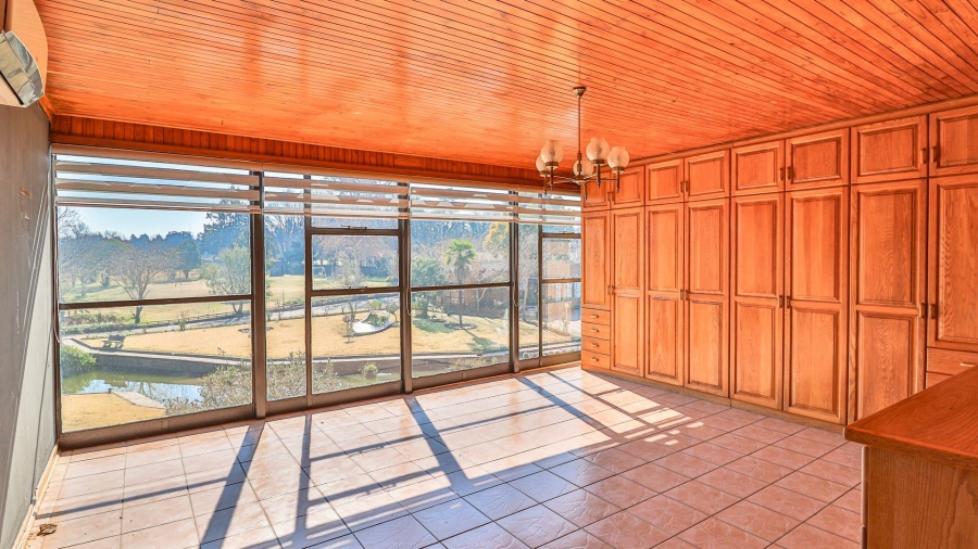 7 Bedroom Property for Sale in Marlbank Gauteng