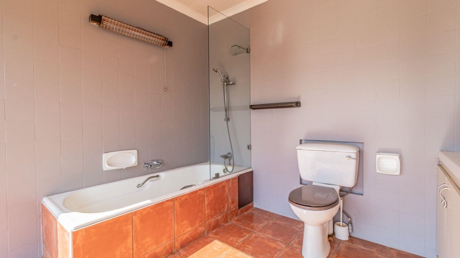 7 Bedroom Property for Sale in Marlbank Gauteng