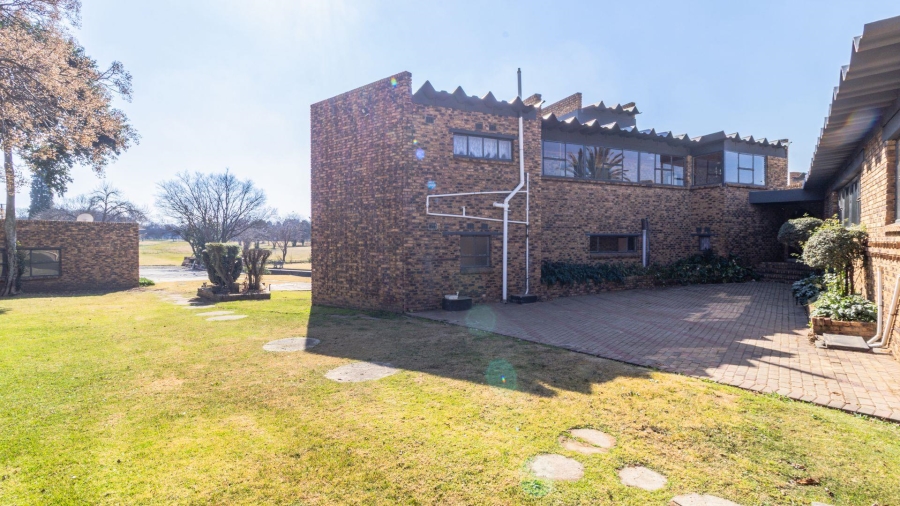 7 Bedroom Property for Sale in Marlbank Gauteng