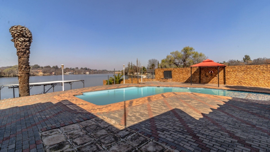 7 Bedroom Property for Sale in Marlbank Gauteng