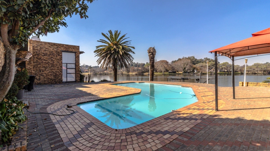 7 Bedroom Property for Sale in Marlbank Gauteng