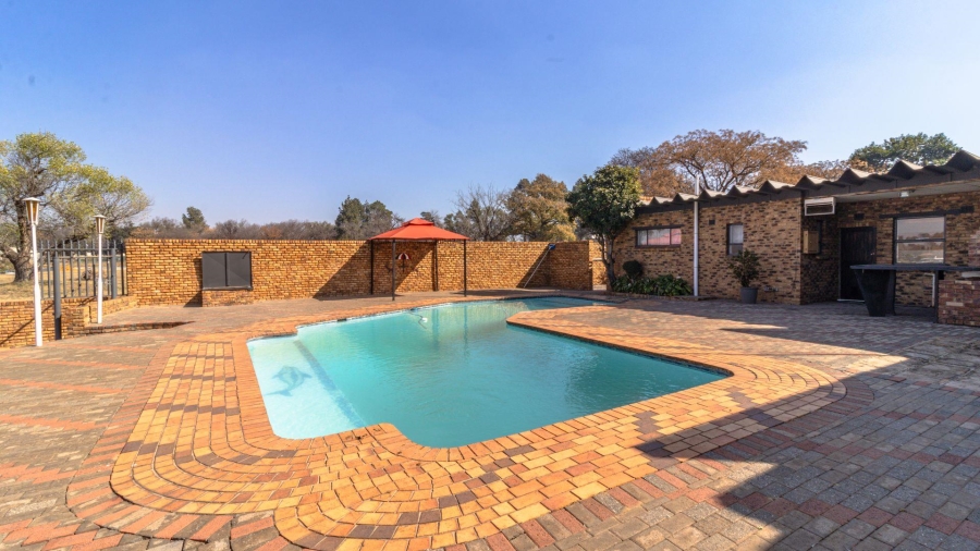 7 Bedroom Property for Sale in Marlbank Gauteng