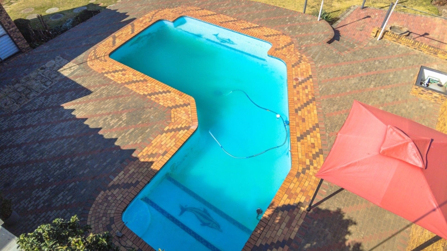 7 Bedroom Property for Sale in Marlbank Gauteng