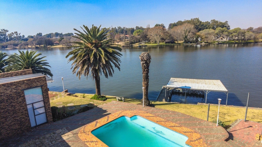 7 Bedroom Property for Sale in Marlbank Gauteng