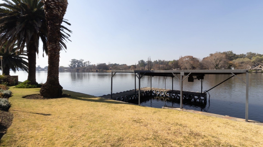 7 Bedroom Property for Sale in Marlbank Gauteng