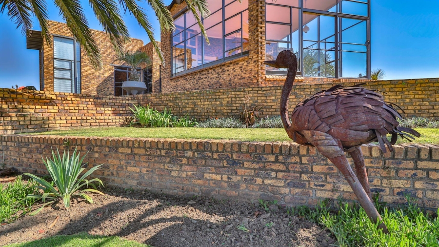 7 Bedroom Property for Sale in Marlbank Gauteng