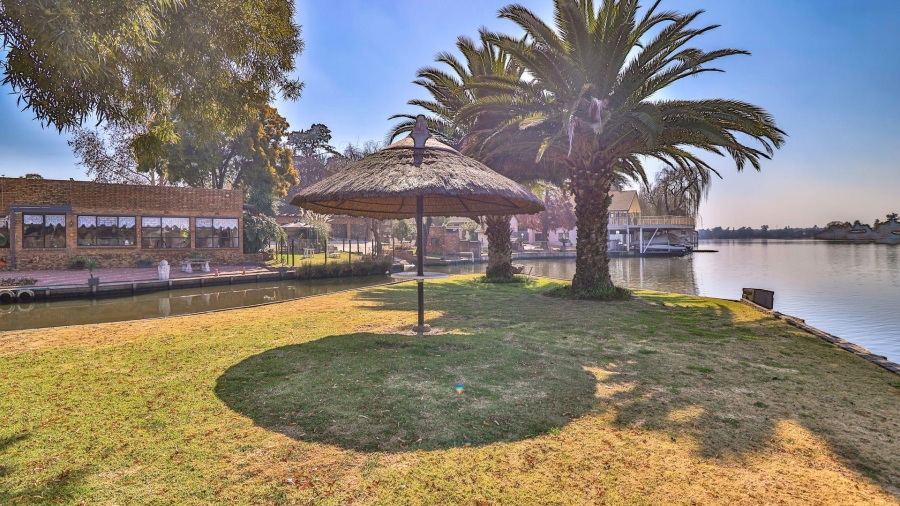 7 Bedroom Property for Sale in Marlbank Gauteng
