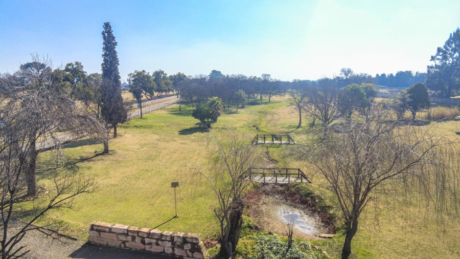 7 Bedroom Property for Sale in Marlbank Gauteng