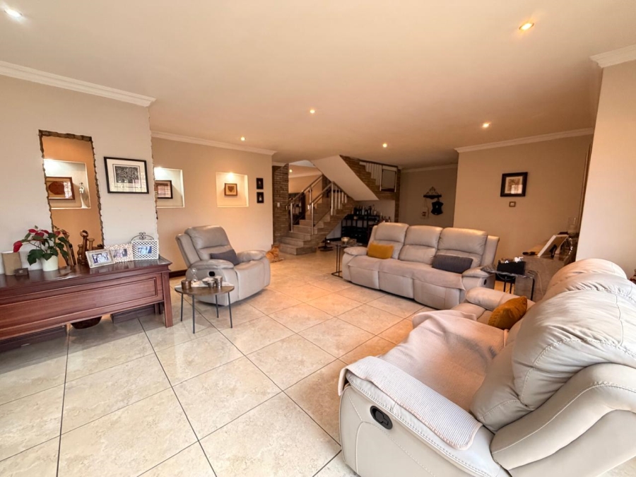4 Bedroom Property for Sale in Hughes Gauteng