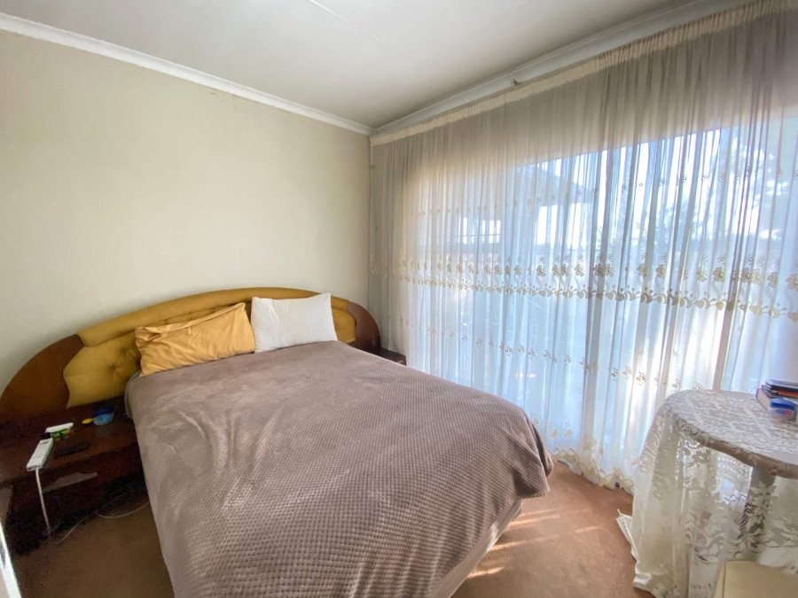 3 Bedroom Property for Sale in Glenvista Gauteng